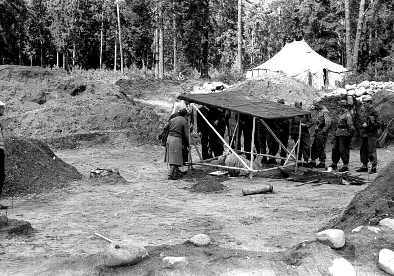 Prace archeologiczne prowadzone na cmentarzysku jawieskim w 1955 r.