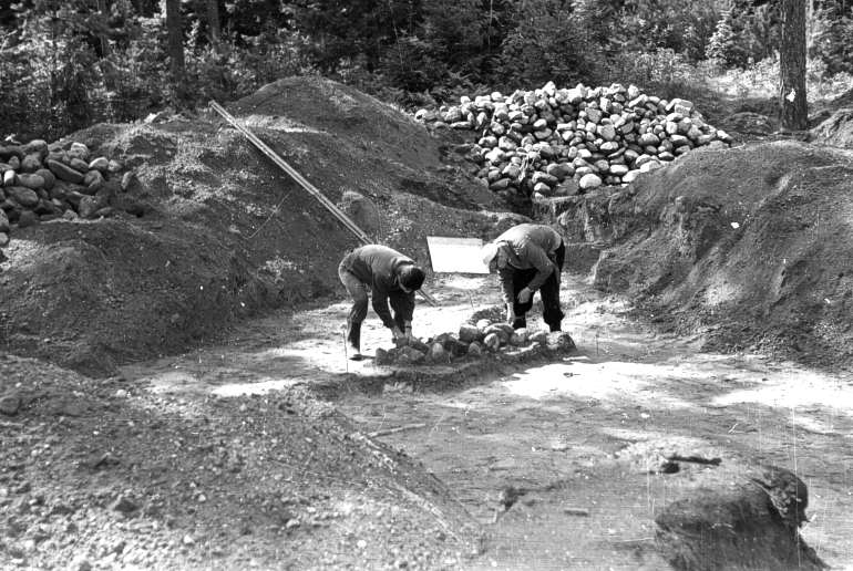 Prace archeologiczne prowadzone na cmentarzysku jawieskim w 1955 r.