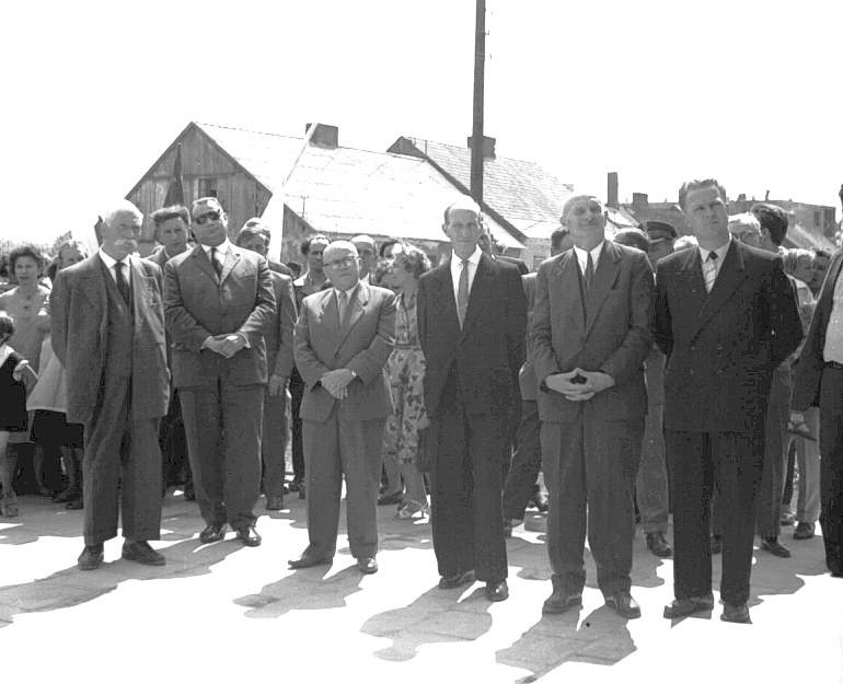 Otwarcie Powiatowej i Miejskiej Biblioteki Publicznej. im. Marii Konopnickiej w Suwakach 1963 r. (obecnie siedziba Suwalskiej Specjalnej Strefy Ekonomicznej).